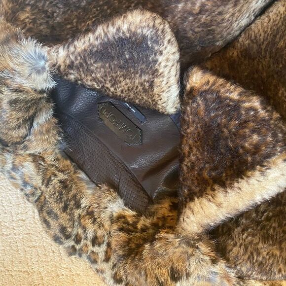 Tom Ford Fur Coat- size 44 - Picture 8 of 10